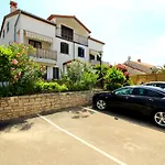Apartment Livija Near The Beach